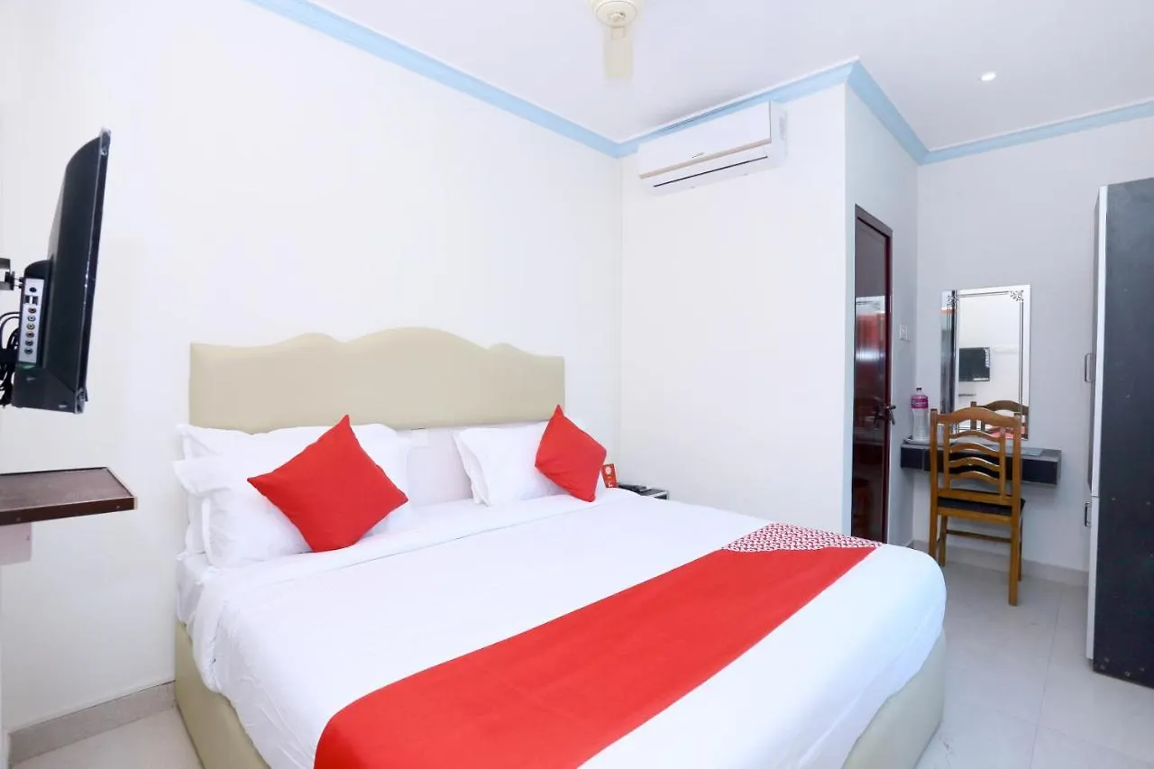 Oyo 22008 Jrj Suites Thiruvananthapuram 3*,